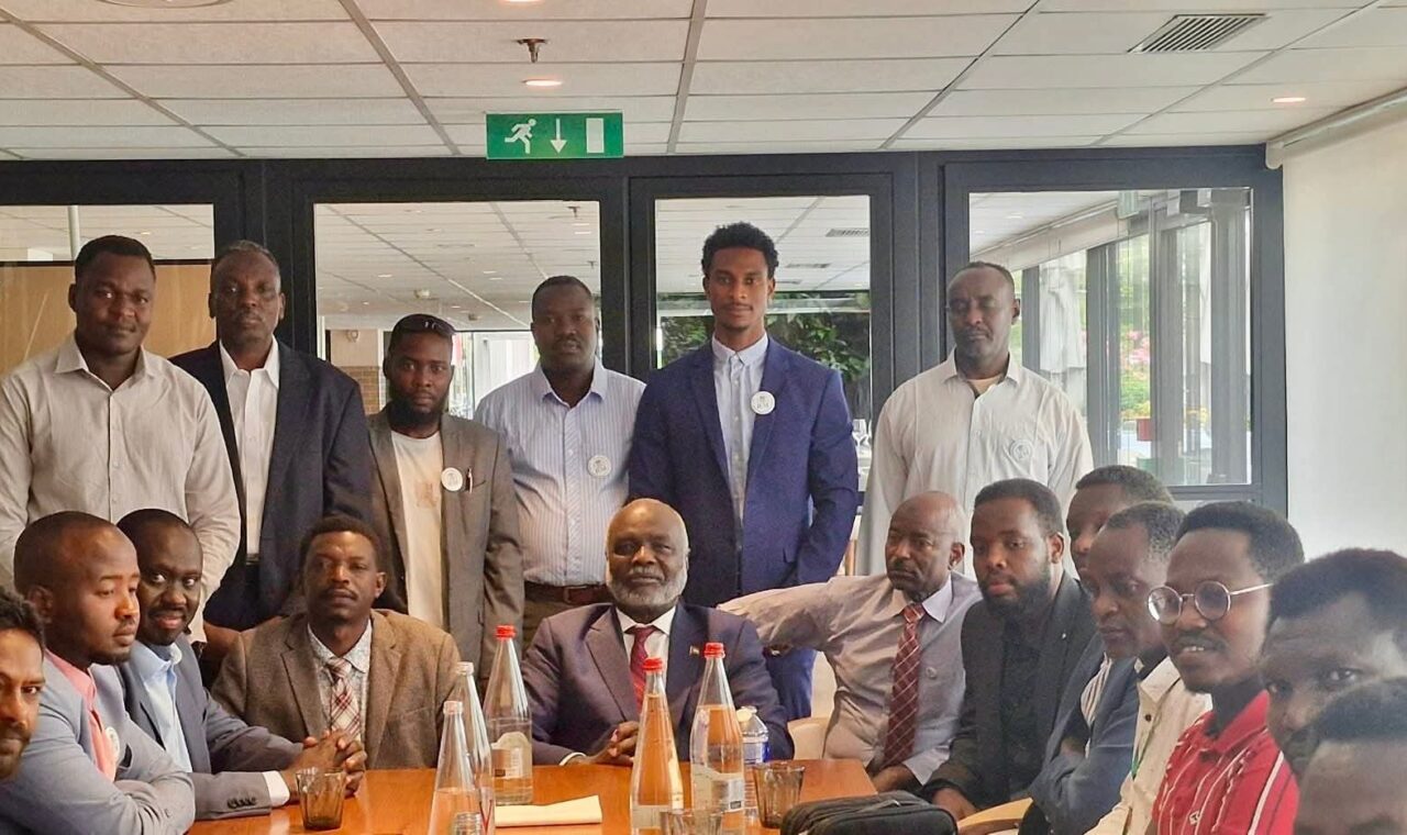 تقرير عن لقاء السيد رئيس حركة العدل والمساواة السودانية ووزير المالية مع رفاق مكتب فرنسا